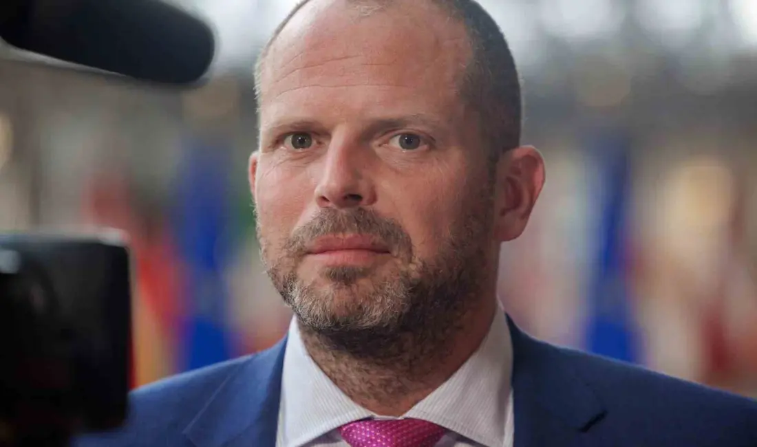 Belçika Savunma Bakanı Theo Francken, ülkedeki Marche-en-Famenne Askeri Üssü üzerinde