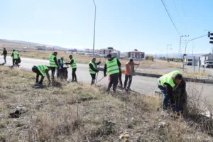 Ardahan Belediyesi Temizlik İşleri Müdürlüğüne bağlı ekipler, şehrin dört bir