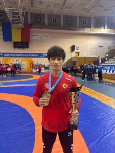 Balkan Güreş Şampiyonası’nda mücadele eden Bursa Büyükşehir Belediyespor Kulübü sporcusu