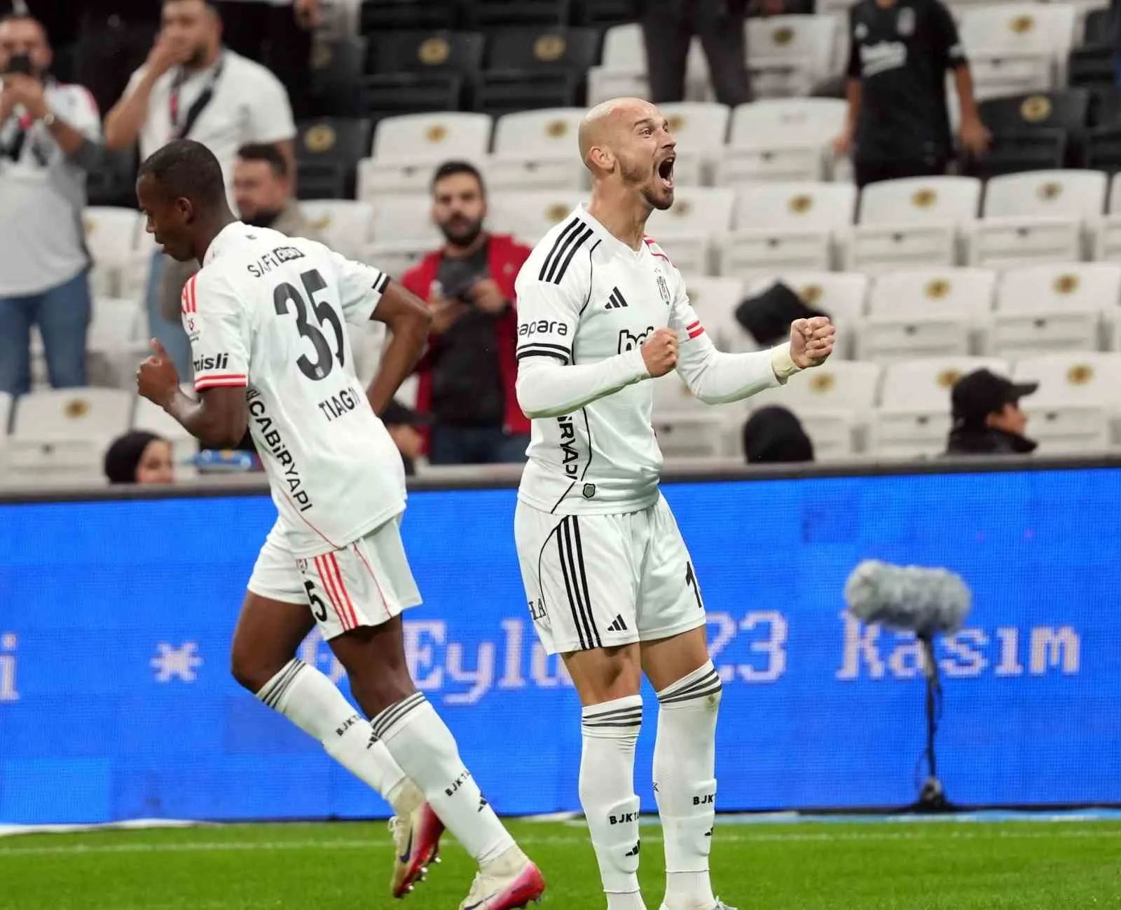 Beşiktaş’ın, Süper Lig’de oynadığı 7 maçta attığı 12 golün 11’ini