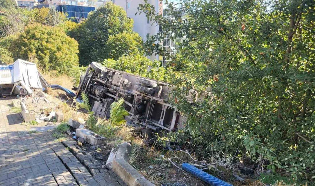 İstanbul Beşiktaş’ta iddiaya göre, sürücüsünün navigasyon yönlendirmesiyle yokuş aşağı inen