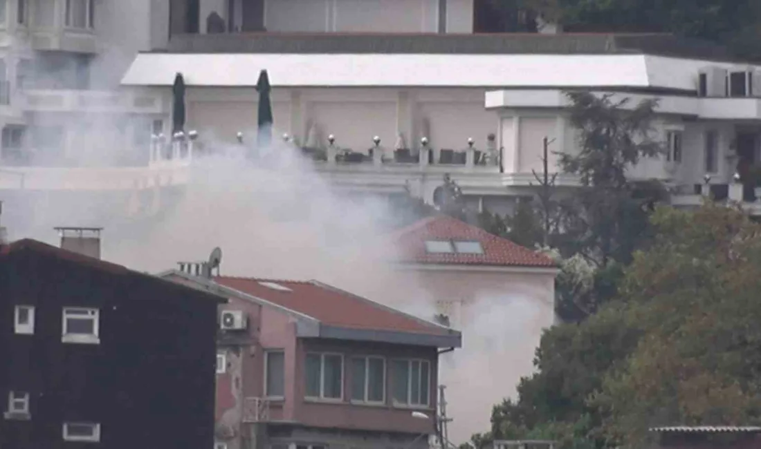 İstanbul’un Beşiktaş ilçesinde 4 katlı ahşap bina alev alev yandı.