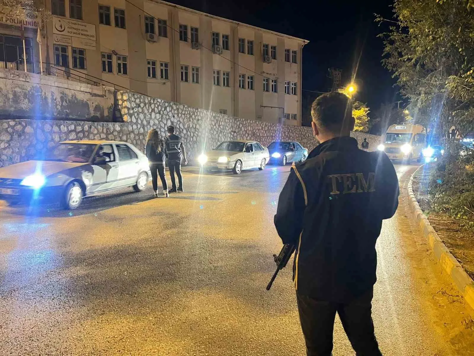 Adıyaman’ın Besni ilçesinde polis ekiplerinin şok uygulamaları devam ediyor. Besni