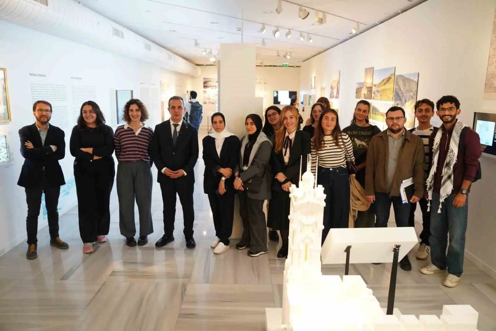 Avrupa Miras Günleri etkinlikleri kapsamında Beyoğlu’nda “Kuşbakışı Filistin” Sergisi Arapça