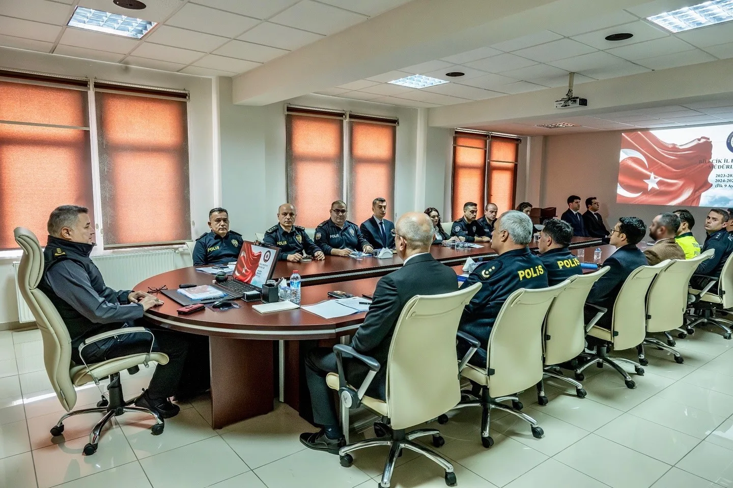 Bilecik İl Emniyet Müdürü Gökalp Şener başkanlığında, müdür yardımcıları ve