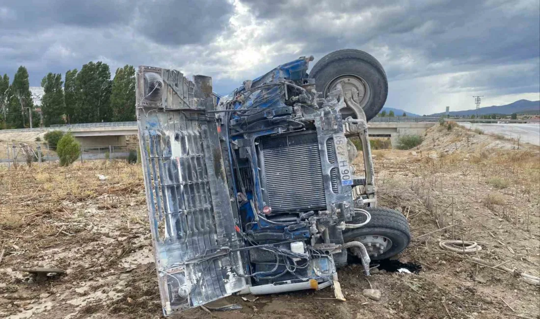 Bilecik’te seyir halinde kontrolden çıkan tanker devrilirken, sürücüsü yaralandı. Alınan