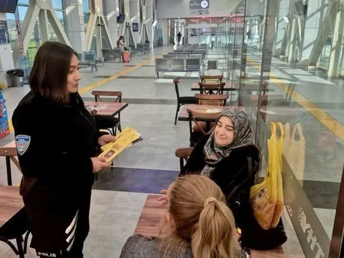 Bilecik İl Emniyet Müdürlüğü, dolandırıcılık ve düzensiz göçe karşı bilgilendirme
