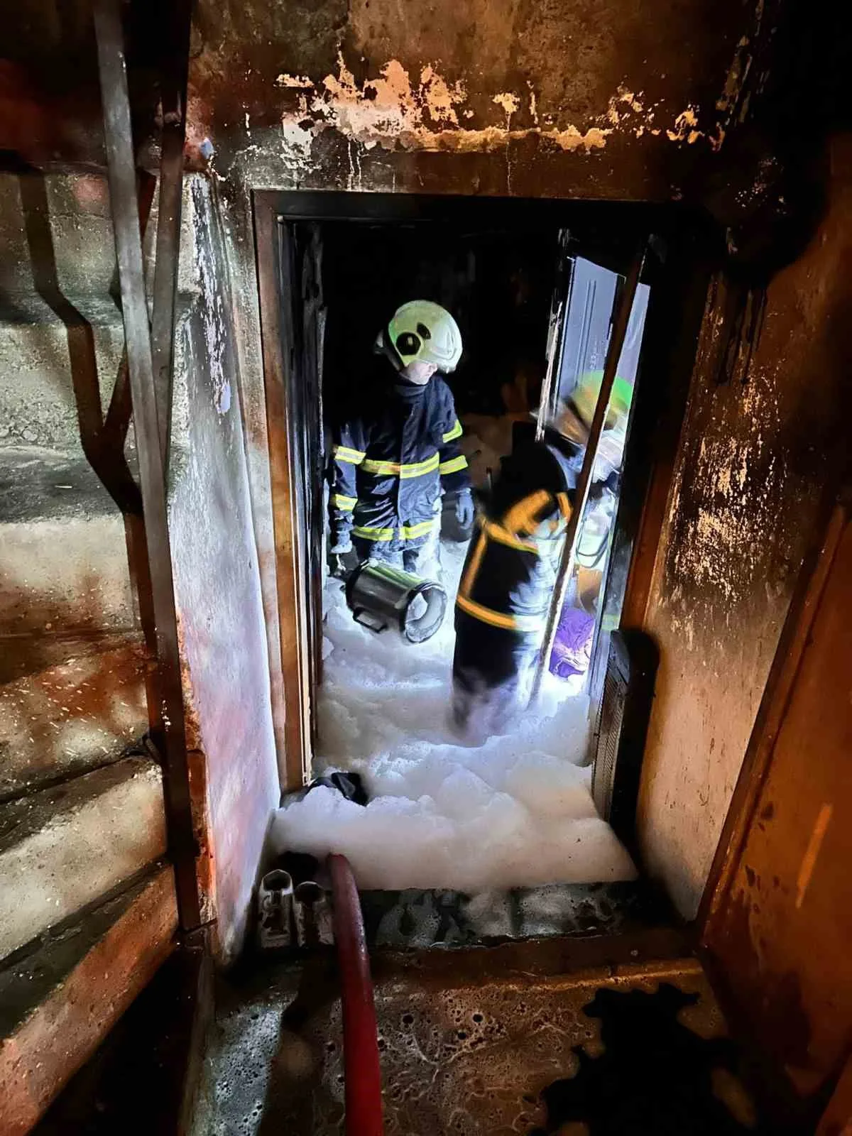 Bilecik’te iki katlı evde çıkan yangın itfaiyenin anında müdahalesi ile