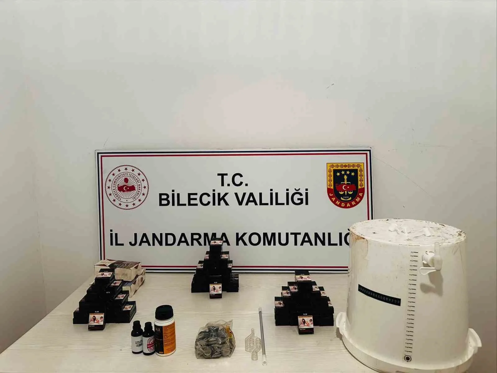 Bilecik’in Söğüt ilçesinde jandarma ekiplerince düzenlenen operasyonda çok sayıda kaçak