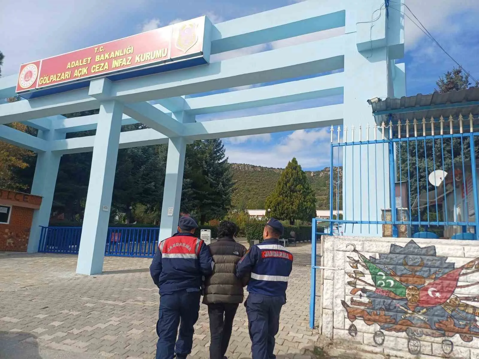 Bilecik’te hakkında yakalama kararı bulunan ve birçok suça karıştığı belirlenen