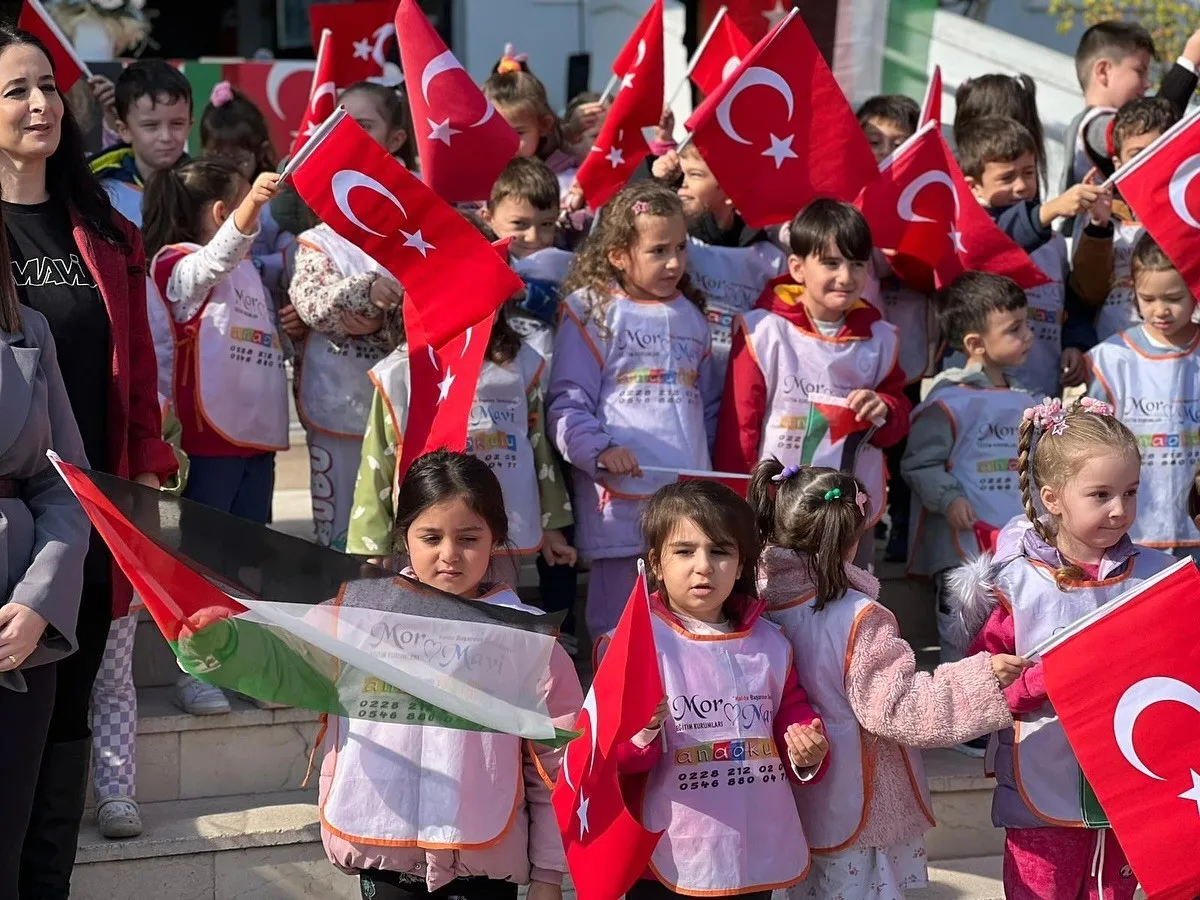 Bilecik’te Şeyh Edebali Anadolu İmam Hatip Lisesi öğrencileri, öğretmenleri ve