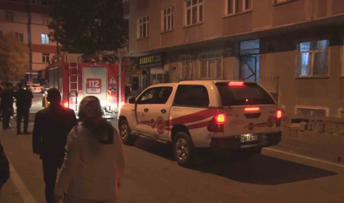 Kayseri’nin Melikgazi ilçesinde 54 yıllık bir binanın koridorundaki fayansların çatlayarak,