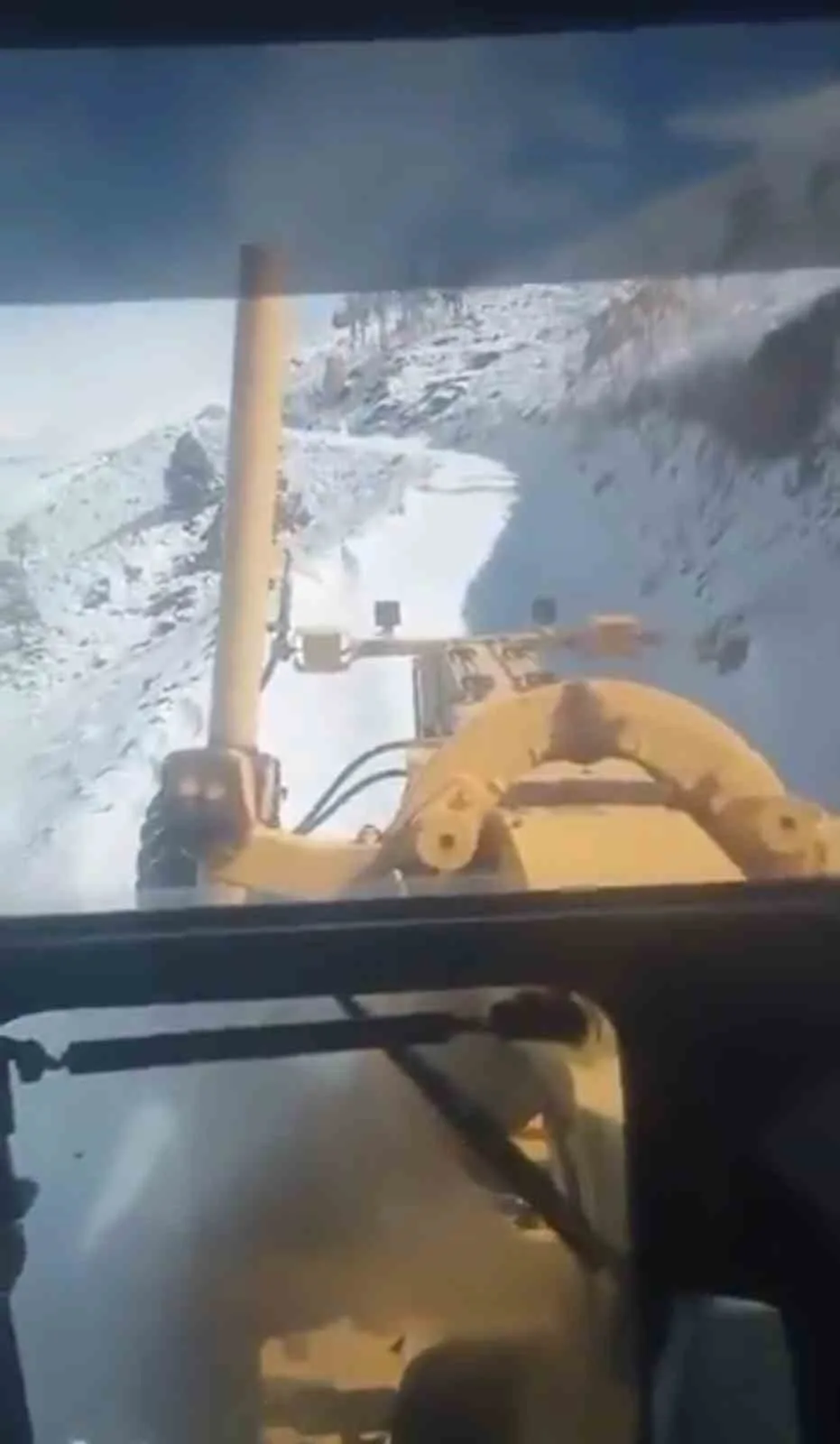 BİNGÖL (İHA) – Bingöl’ün Adaklı ilçesine bağlı Çevreli köyü mezralarında,