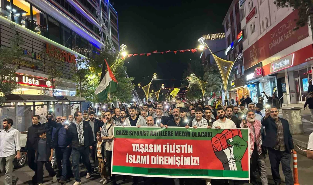 Bingöl’de çok sayıda vatandaş, İsrail’in Gazze’ye yardım amacıyla yola çıkan