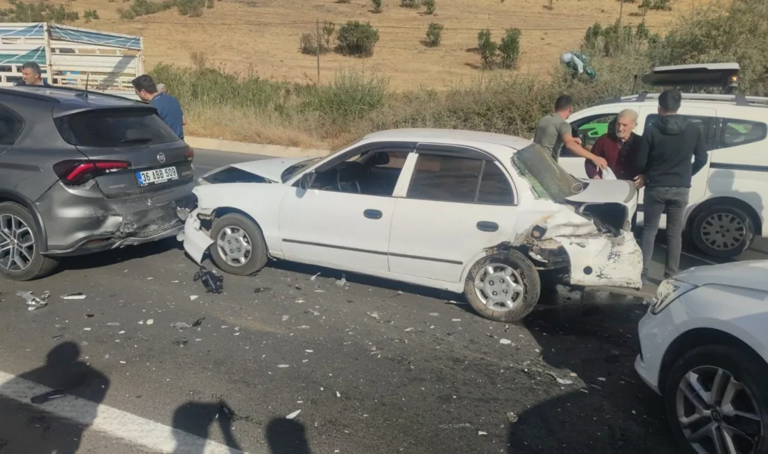 Bingöl’de 4 aracın karıştığı zincirleme trafik kazasında, 4 kişi yaralandı.