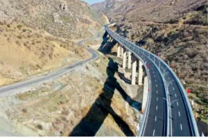 Bitlis ile Siirt Baykan arasındaki kara yolunda yapılan yenileme ve