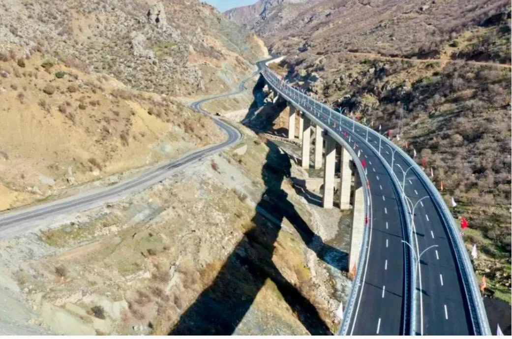 Bitlis ile Siirt Baykan arasındaki kara yolunda yapılan yenileme ve