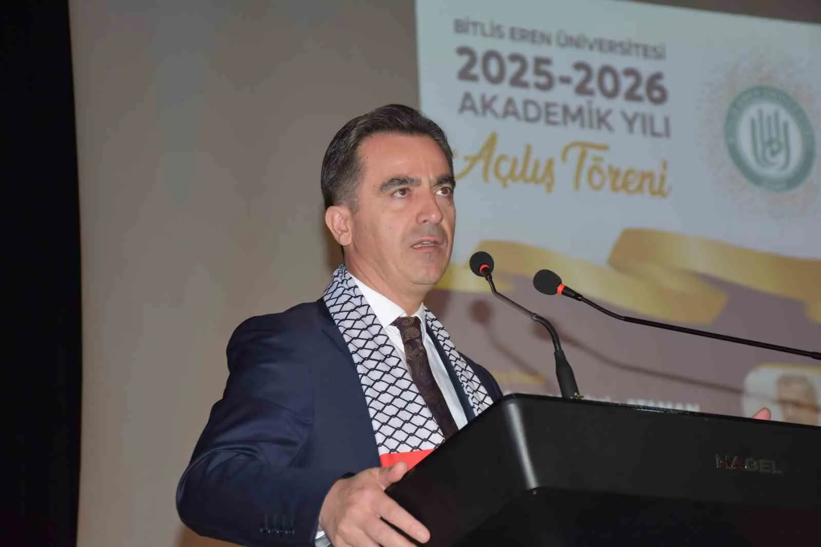 Bitlis Eren Üniversitesi’nde (BEÜ) yeni eğitim döneminin ilk dersinde “Gazze”