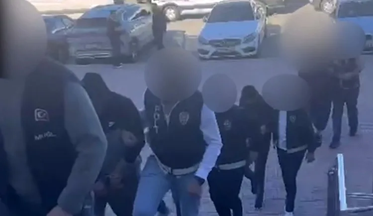 Muğla’nın Bodrum ilçesinde polis ekipleri tarafından düzenlenen fuhuş operasyonunda 7