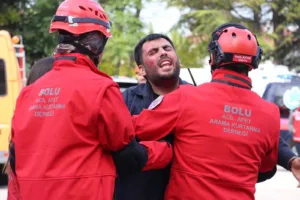 Bolu’da AFAD İl Müdürlüğü koordinesinde gerçekleştirilen ’5.8 büyüklüğünde deprem’ tatbikatı