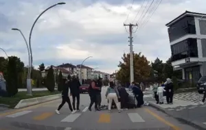 Bolu’da Kuvayi Milliye Bulvarı üzerinde karşıya geçmek isteyen 4 yaşındaki