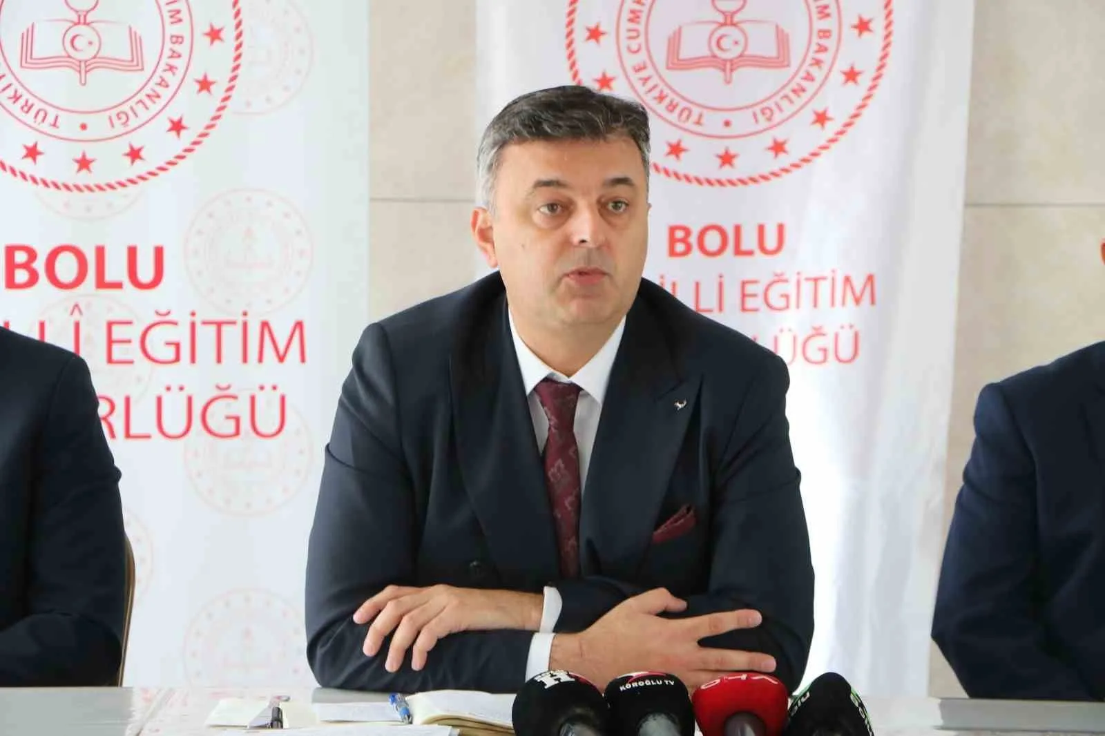 Bolu’da öğretmenlerin okula tayt, şalvar, kot pantolon, tişört, mini etek