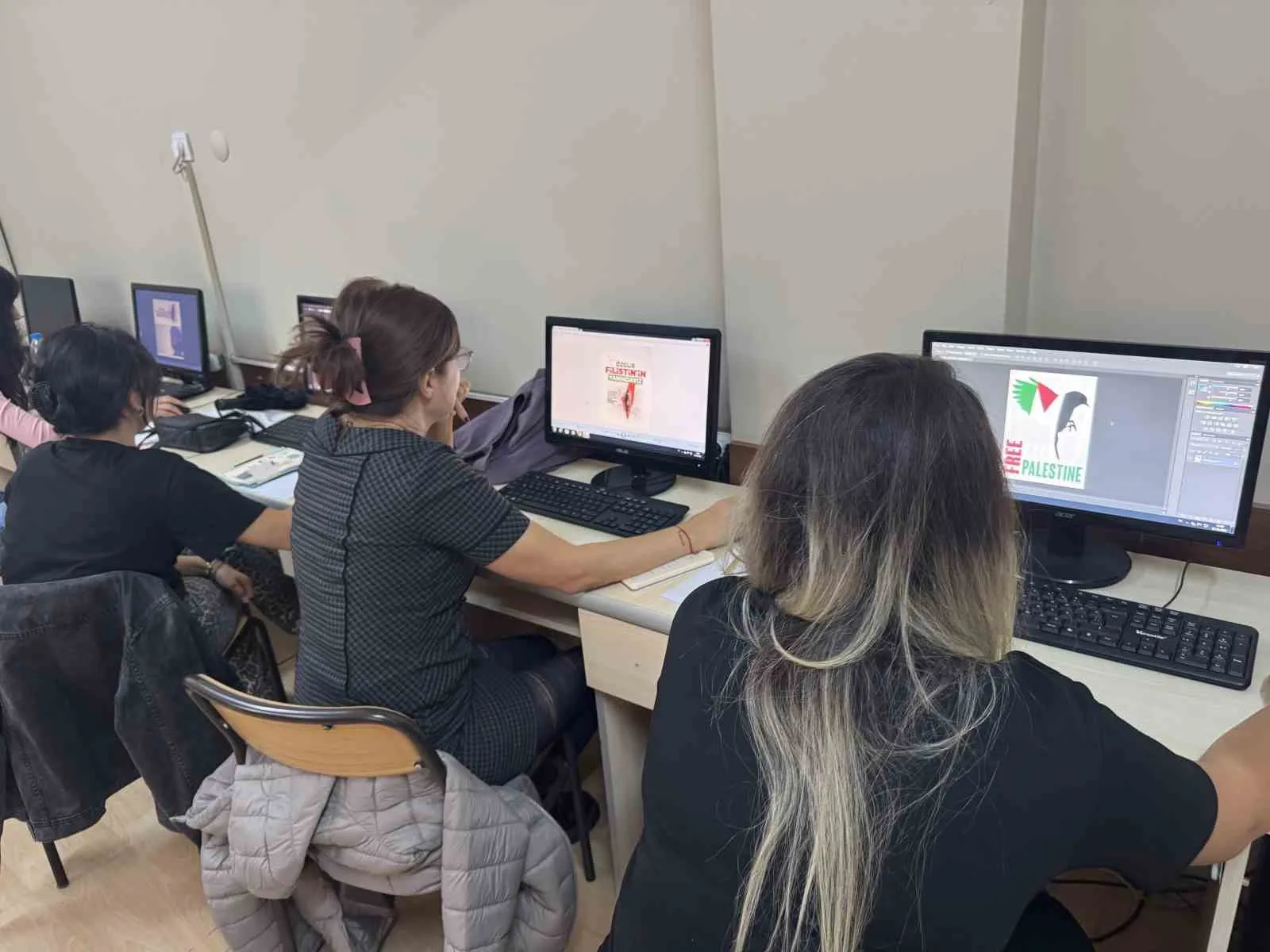 Bornova Halk Eğitimi Merkezi’nde grafik tasarım kursiyerleri, Filistin’de yaşanan insanlık