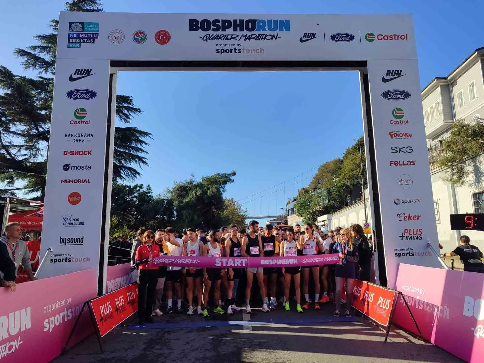 Beşiktaş Belediyesi ev sahipliğinde düzenlenen “Bosphorun Quarter Marathon” etkinliğinde, 3