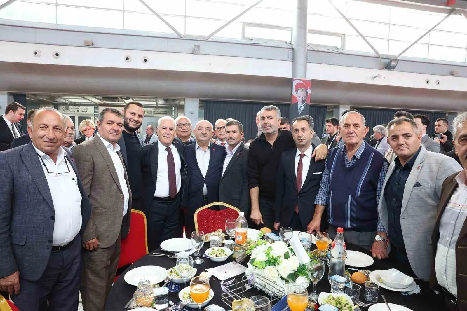 Bursa Büyükşehir Belediye Başkanı Mustafa Bozbey, Muhtarlar Günü kapsamında gerçekleştirilen