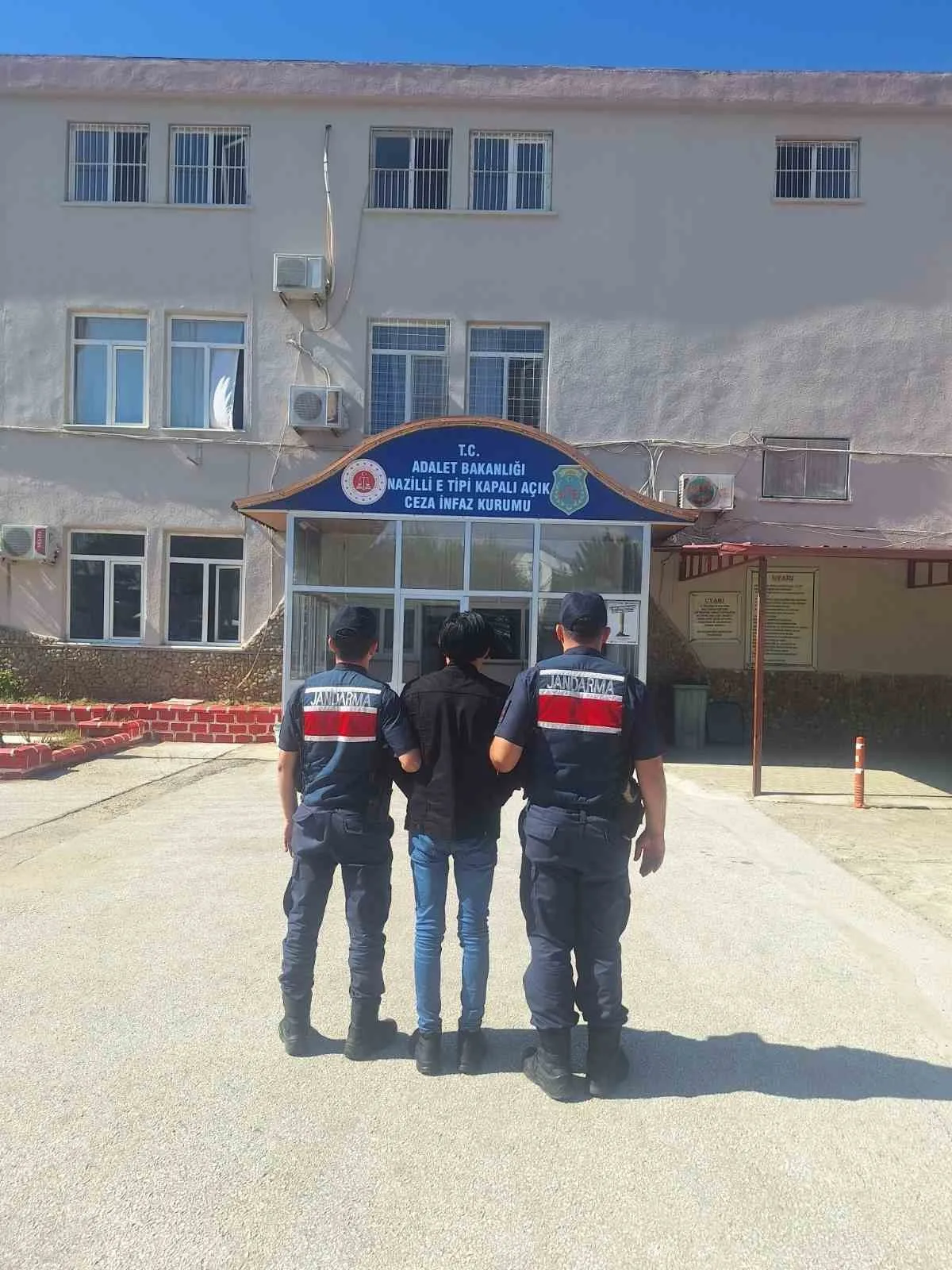 Aydın’ın Bozdoğan ilçesinde 6 yıl 8 ay cezası buluna şahıs
