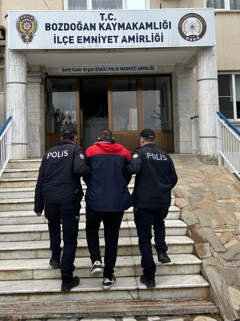 Aydın’ın Bozdoğan ilçesinde uyuşturucu kullanan 13 kişiye adli işlem yapılırken,