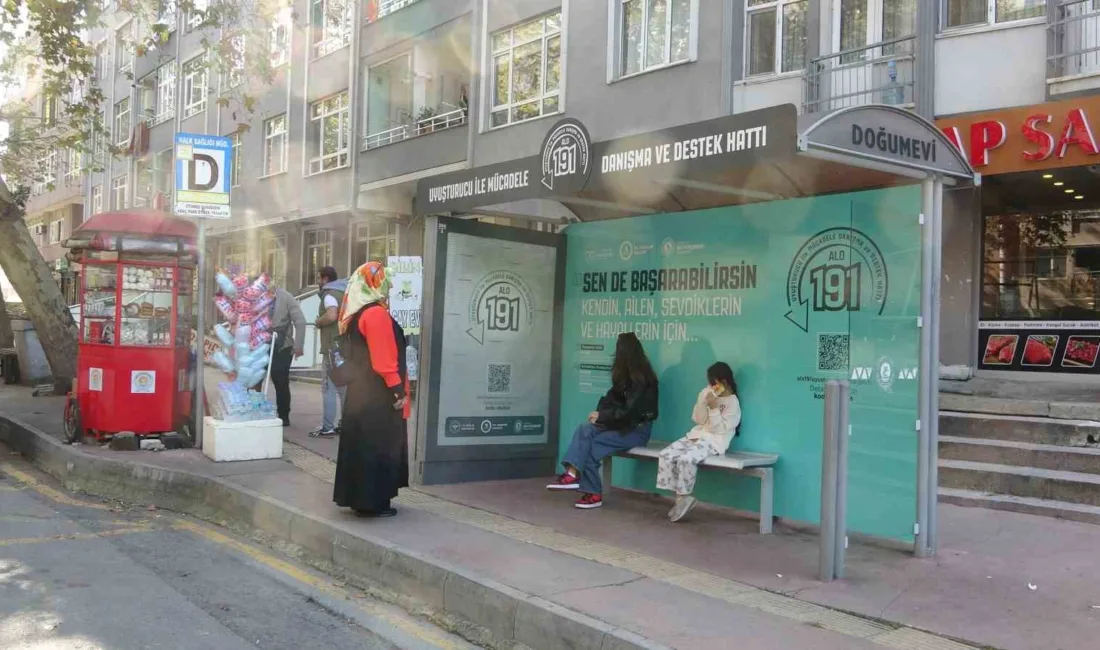 Samsun’da otobüs durakları bağımlılıkla mücadele temasıyla yeniden tasarlandı. Her biri