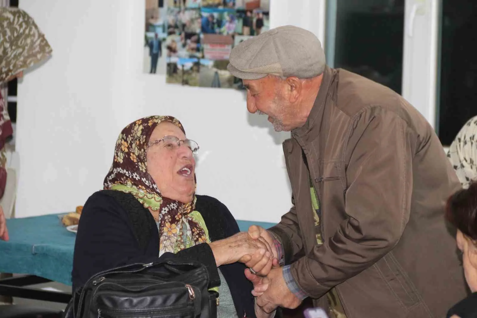 Eskişehir’de her hafta sonu köylerinde buluşan Taşlık Mahallesi sakinleri, birlik