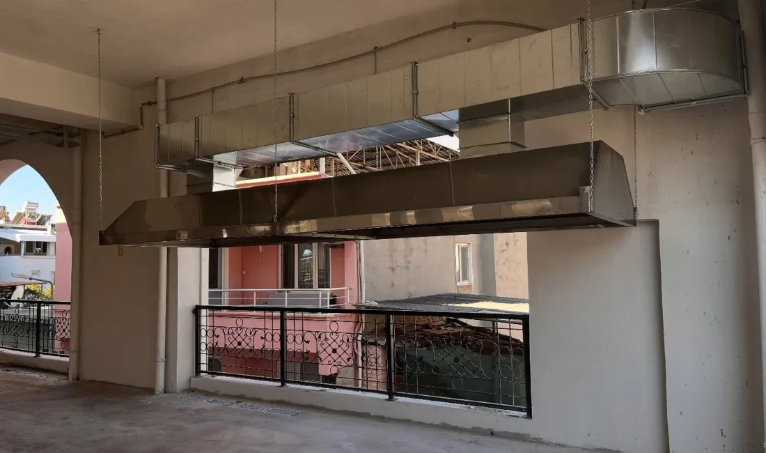 Buharkent Belediyesi tarafından yapılan Kapalı Pazaryeri’nin birinci ve zemin katında