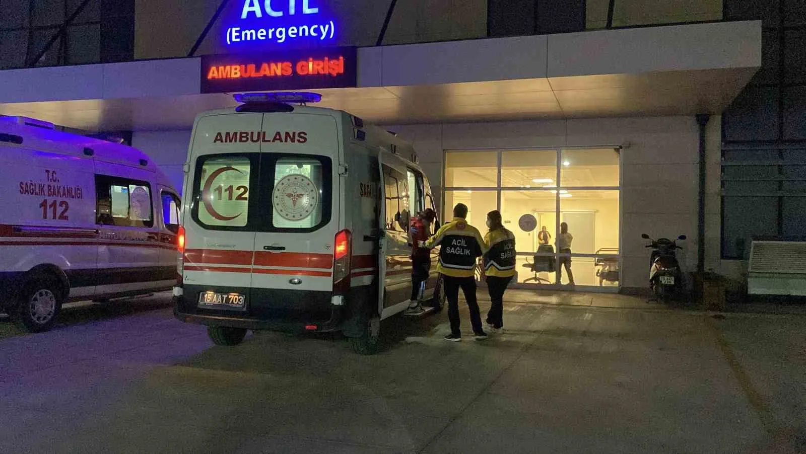 Burdur’da jandarma aracı ile otomobilin çarpışması sonucu meydana gelen kazada