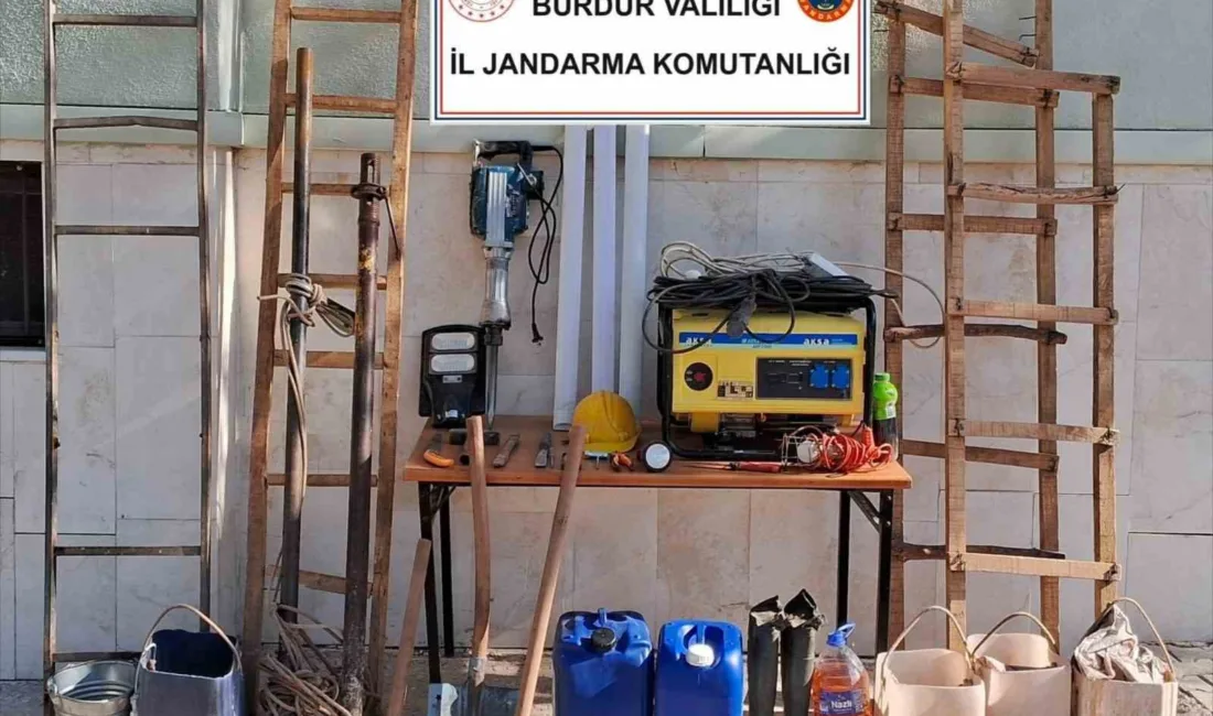 Burdur’da jandarma ekiplerinin tarafından gerçekleştirilen kaçakçılık operasyonunda 2 adet dedektör,