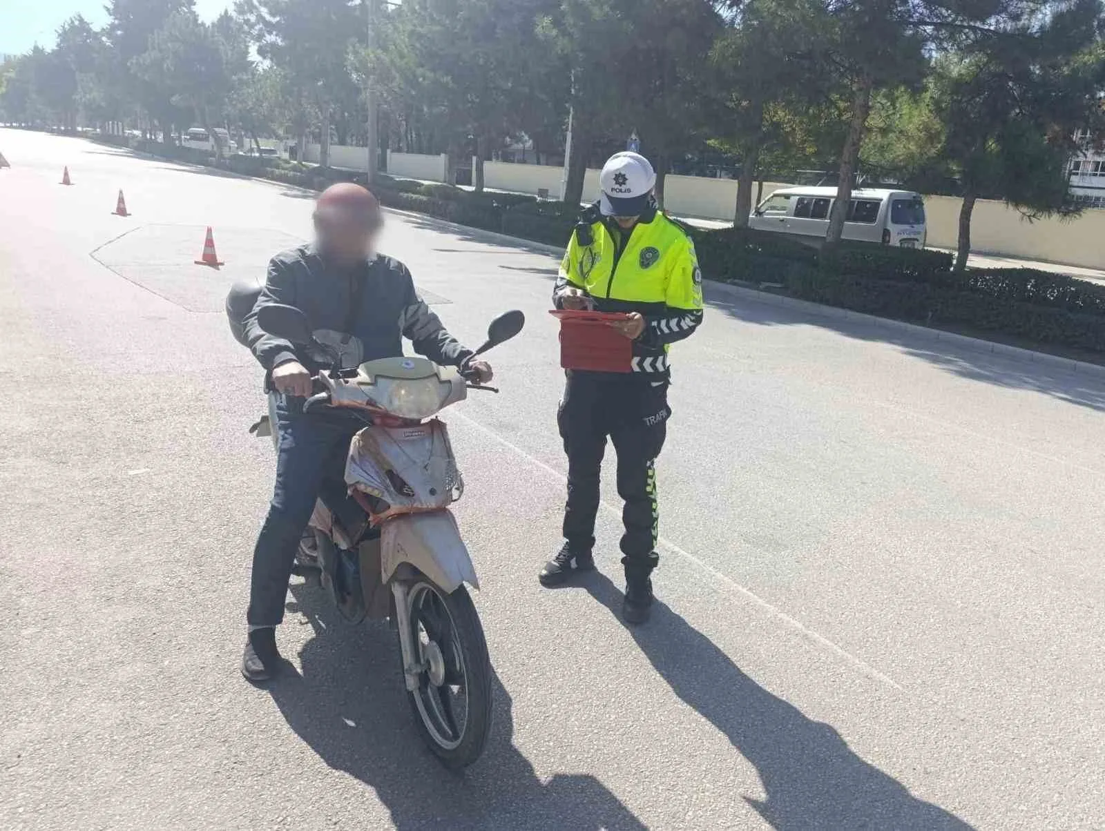 Burdur’da polis ekipleri tarafından motosiklet ve motorlu bisikletlere yönelik düzlenen