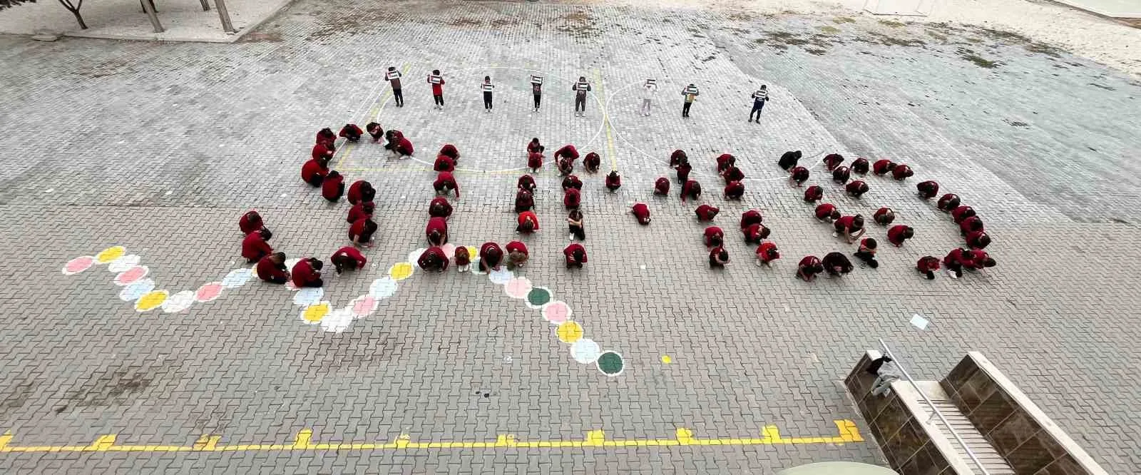 Burdur’da tüm okullarda eş zamanlı Gazze’deki zulme dikkat çekmek amacı
