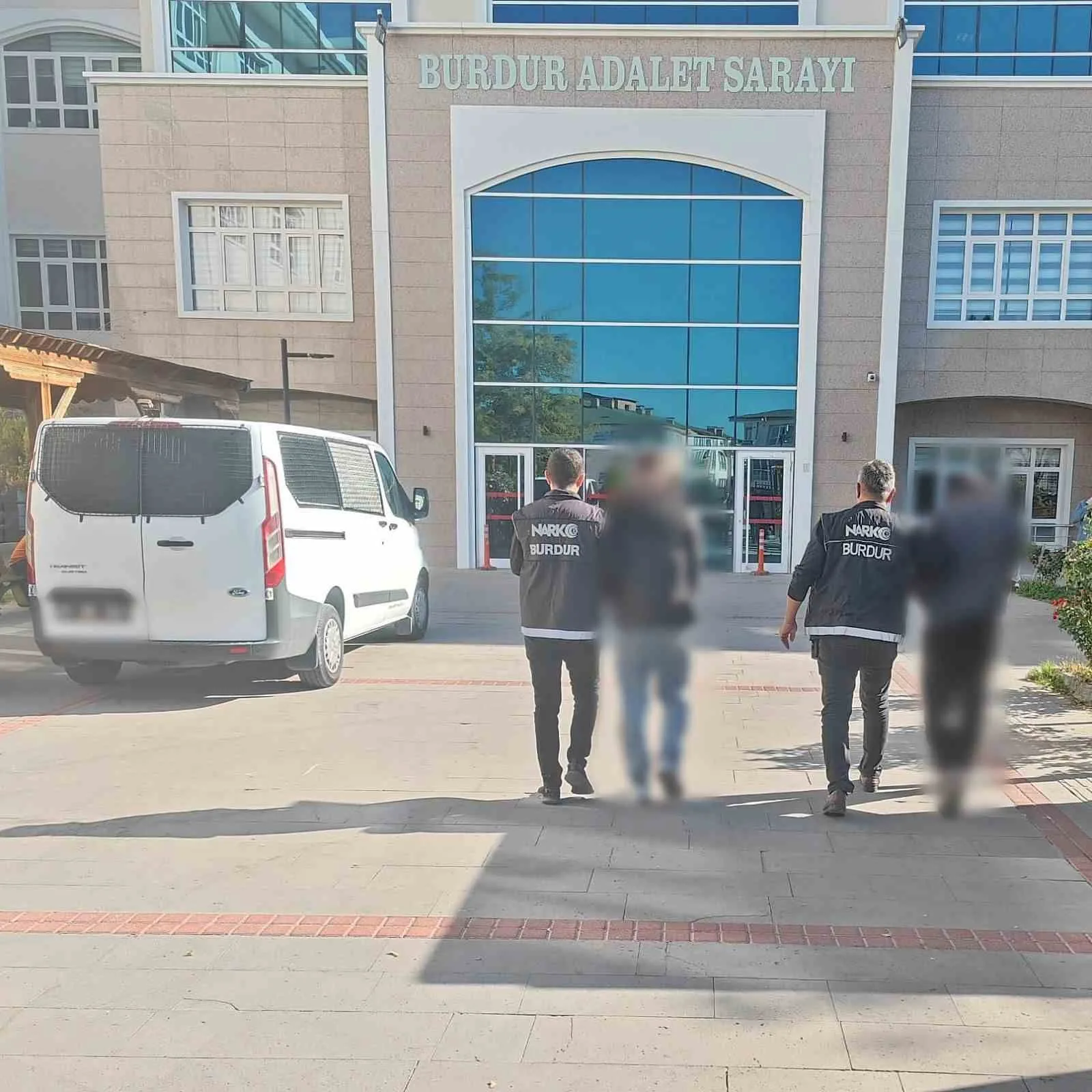 Burdur’da polis ekipleri tarafından uyuşturucu ile mücadele çerçevesinde yapılan çalışmada