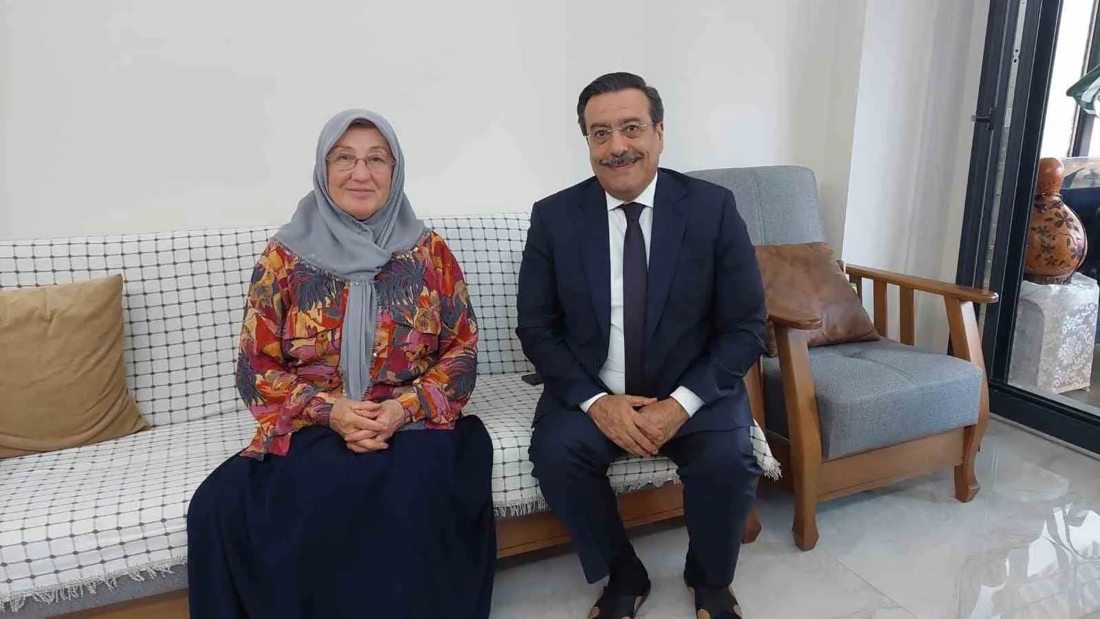 Balıkesir’in Burhaniye Kaymakamı Cumali Atilla, şehit ailelerine yönelik vefa ve