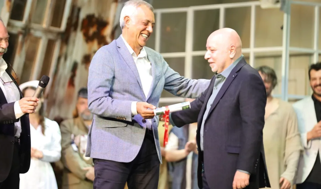 Bursa Büyükşehir Belediyesi Şehir Tiyatrosu, yeni sanat sezonuna Ken Kesey’in