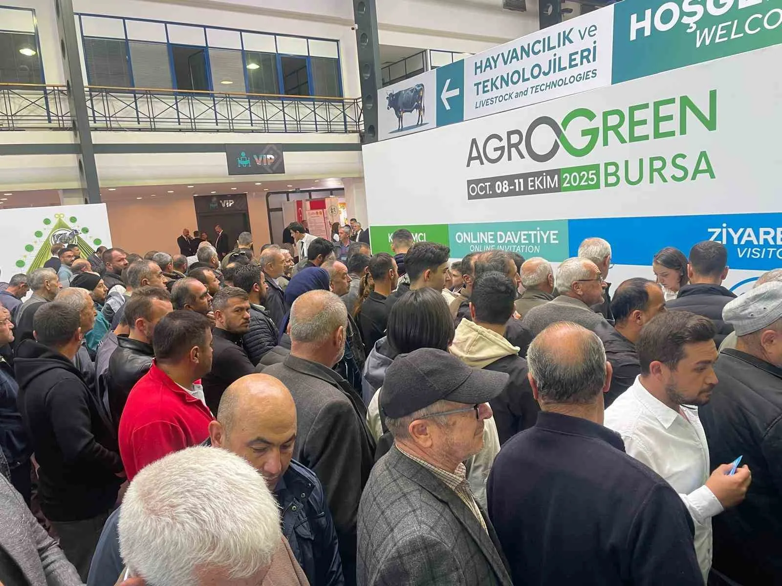Bursa Tarım Fuarı, çiftçilerin yoğun ilgisiyle Bursa Fuar Merkezi’nde açıldı.