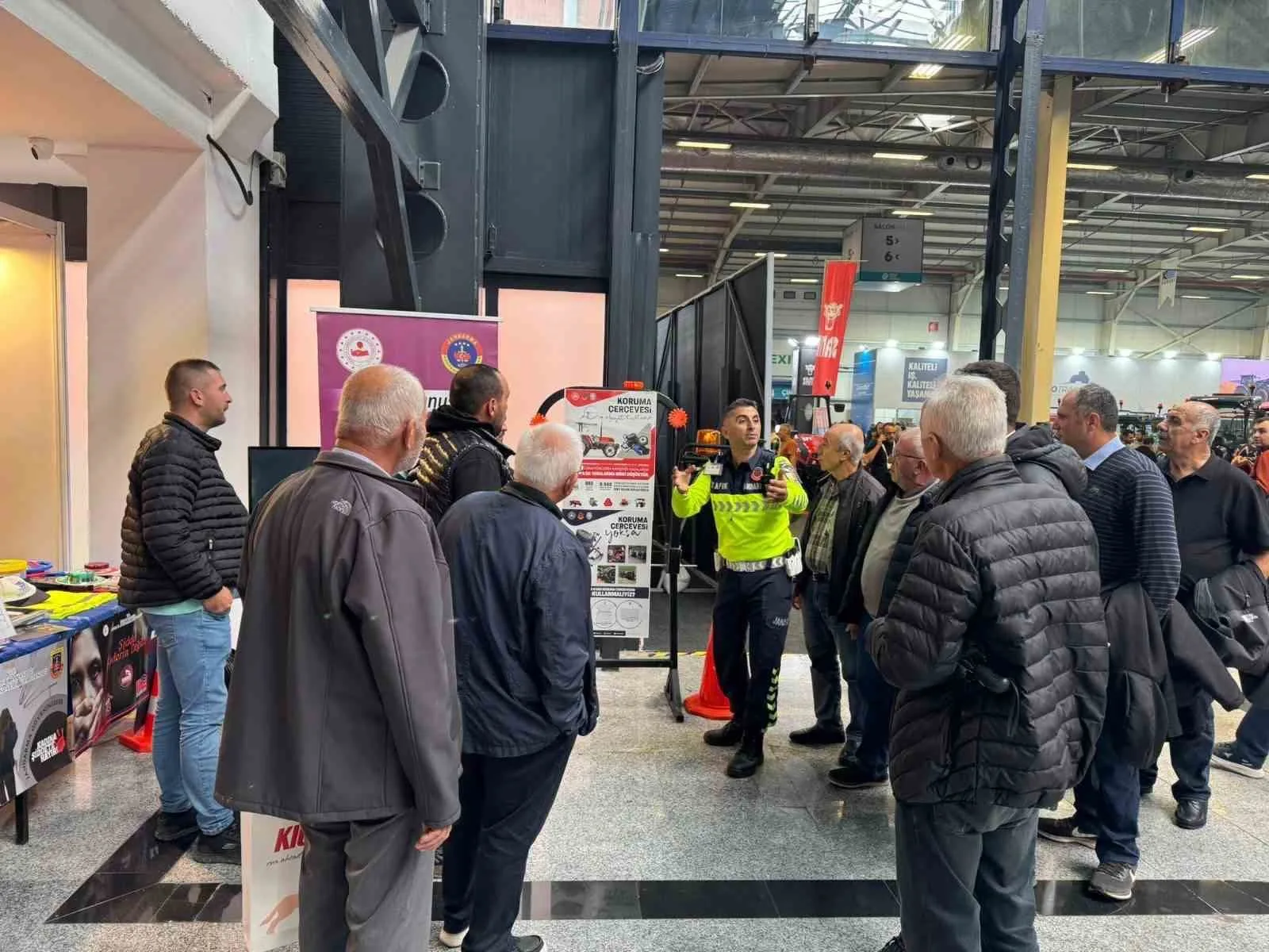 Bursa İl Jandarma Komutanlığı’na bağlı Trafik Şube Müdürlüğü ve Trafik