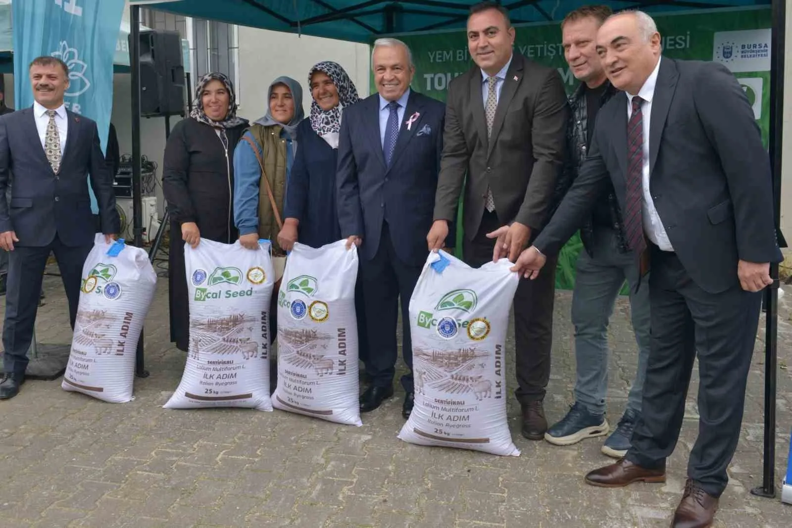 Bursa’da tohumdan hasada her zaman çiftçinin yanında olan Büyükşehir Belediyesi,