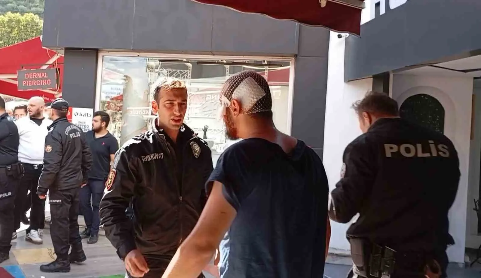 Bursa’nın Osmangazi ilçesinde iki esnaf arasında çıkan tartışma kısa sürede