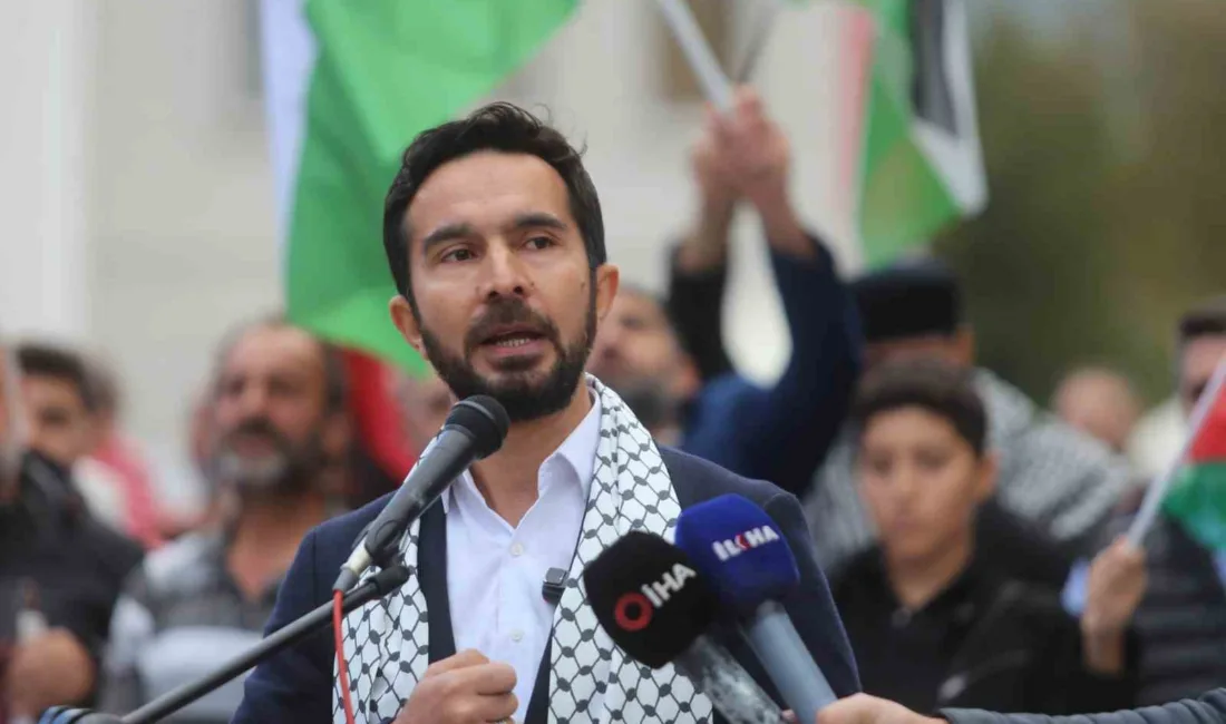 Bursa’da, “Aksa Tufanı” operasyonunun yıldönümü dolayısıyla düzenlenen yürüyüşte Filistin’e destek