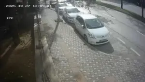 Bursa’da saatteki hızı 46 kilometreye ulaşan fırtına ağaçları devirdi, çatıları