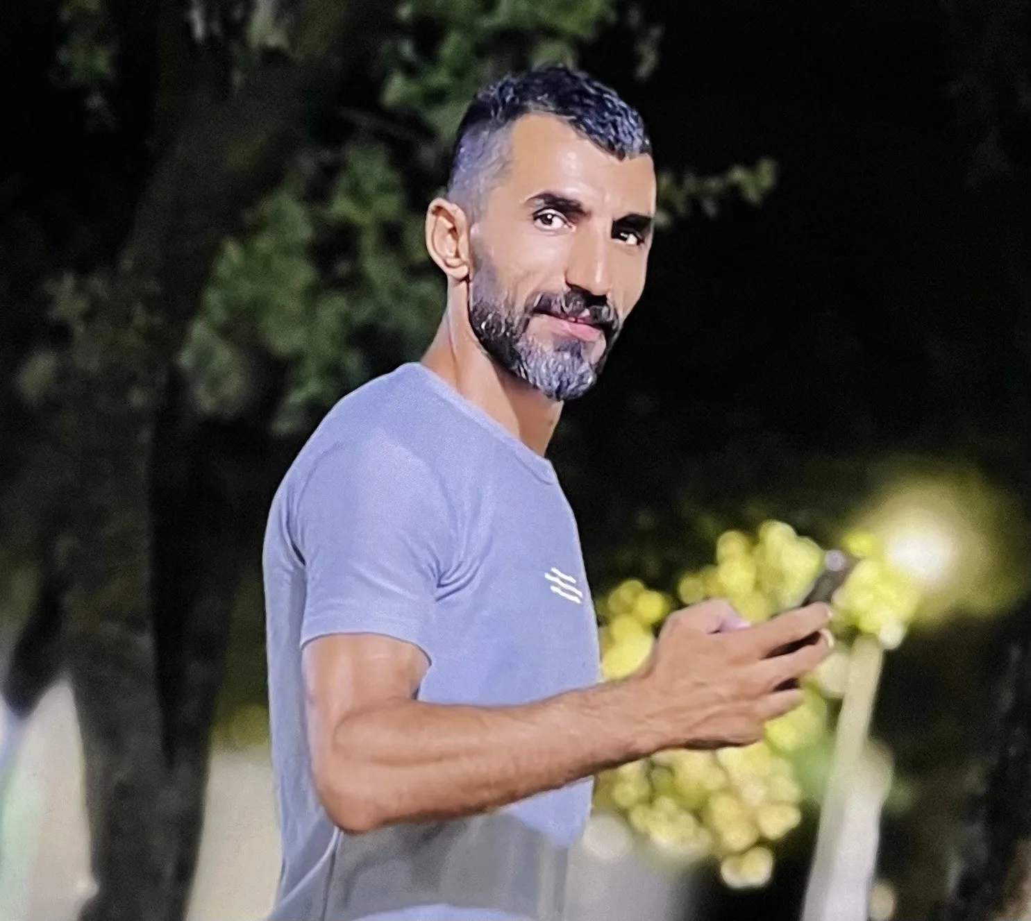 Bursa’nın Mudanya ilçesinde, yeni yaptıkları evlerinin kanalizasyon bağlantısı için çukur