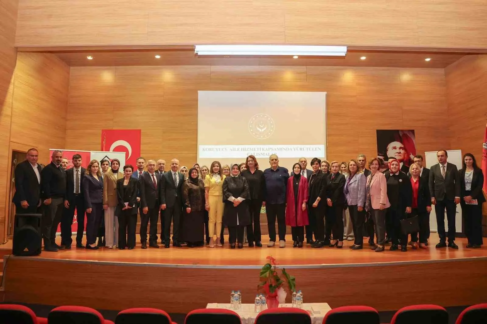 Cumhurbaşkanı Recep Tayyip Erdoğan’ın eşi Emine Erdoğan’ın himayelerinde yürütülen “Toplum