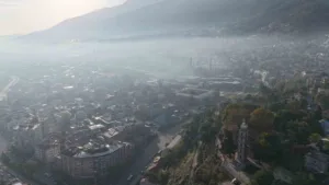 Bursa’da etkili olan yoğun sis, kartpostallık görüntüler ortaya koydu. Bursa’nın